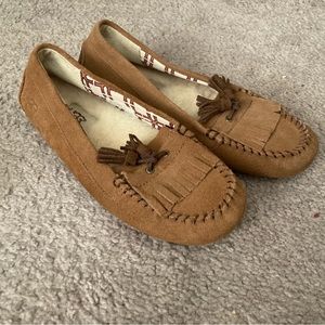 EUC UGG LIZZY SLIPPERS/MOCASSINS